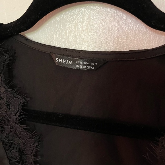 silk button up top - Picture 6 of 7